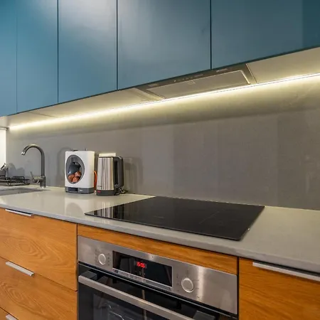 2bdr District Apartment *