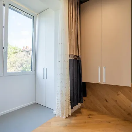 2bdr District Apartment *